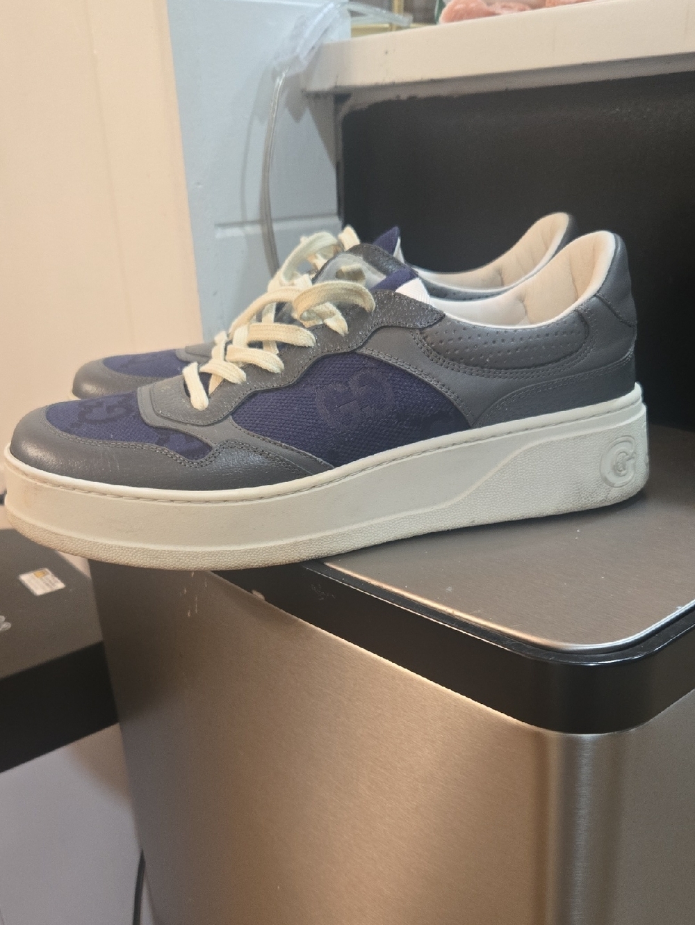Gucci Men's Navy and Gray Low-Top Leather-Trim Sneakers
